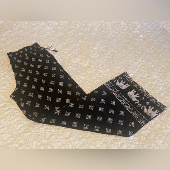 INC wide leg pants. Size XL with elastic waist band. Good condition. - Picture 2 of 12